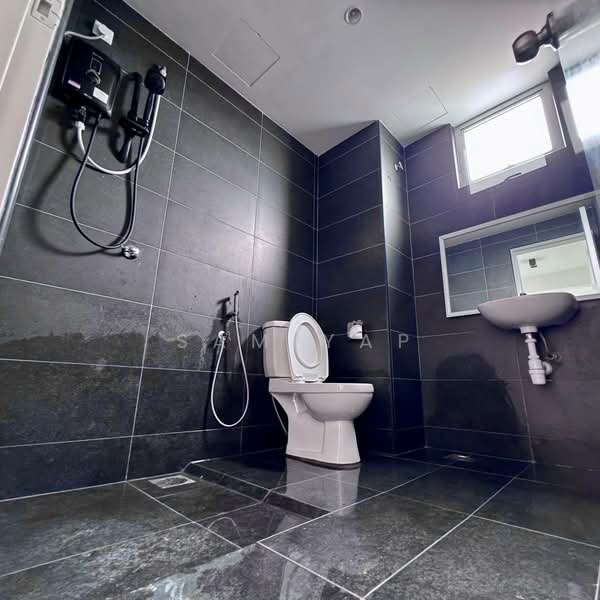 Service Residence for Rent at Midas @ Seri Alam - Sam Yap - Bathroom - PropertyGuru.com.my