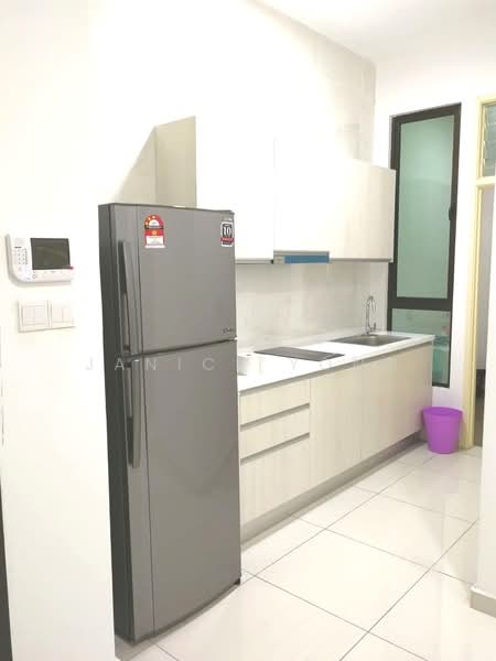 Service Residence for Sale at D'Summit Residences - Janice Yong - Kitchen - PropertyGuru.com.my