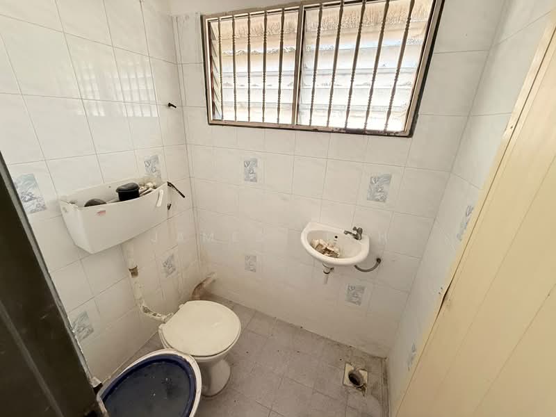 2-storey Terraced House for Sale in Klang (Selangor) - James Teoh - Bathroom - PropertyGuru.com.my