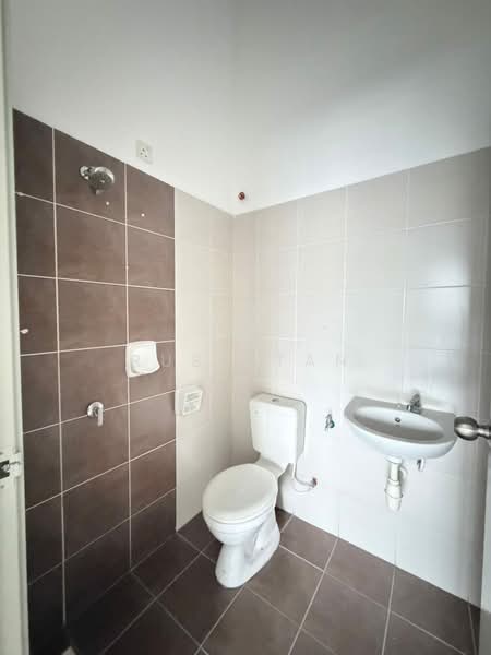 1-storey Terraced House for Sale in Bandar Indahpura (Kulai) - Ruby Tan - Bathroom - PropertyGuru.com.my