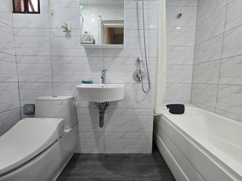 2-storey Terraced House for Sale in Taman Setiawangsa (Setiawangsa) - Mahirah . - Bathroom - PropertyGuru.com.my