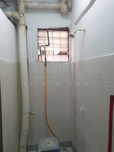 Pangsapuri untuk Dijual di Apartment Idaman - Alicia Soo - Bathroom - PropertyGuru.com.my