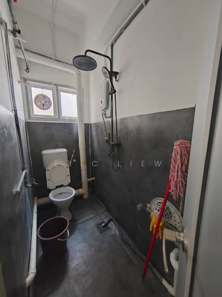 Shop for Rent in Taman Lembah Maju (Pandan Indah) - Eric Liew - Bathroom - PropertyGuru.com.my