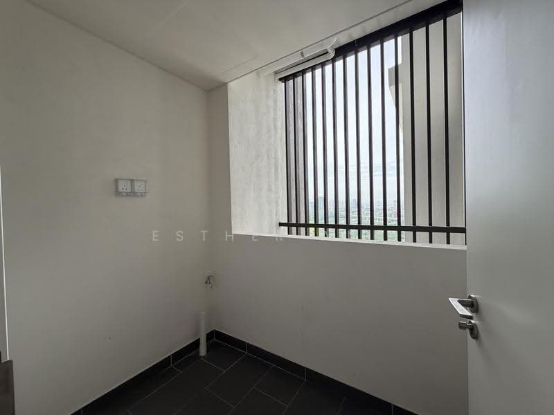 Kediaman Servis untuk Dijual di Jendela Residences - Esther Ann - Balcony - PropertyGuru.com.my