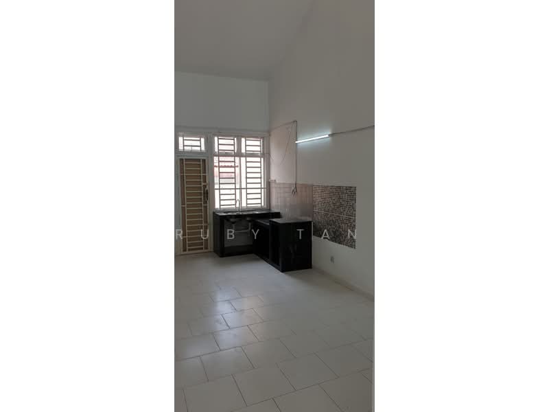 1.5-storey Terraced House for Sale in Setia Eco Gardens (Gelang Patah) - Ruby Tan - Kitchen - PropertyGuru.com.my