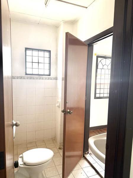 Rumah Teres 2-Tingkat untuk Dijual di Taman Puchong Hartamas (Puchong) - Ong KG - Bathroom - PropertyGuru.com.my