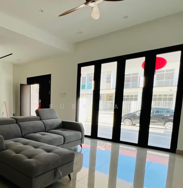 Rumah Teres 2 Tingkat untuk Dijual di Bandar Putra (Kulai) - Ruby Tan - Living Room - PropertyGuru.com.my