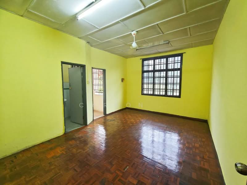 2-storey Terraced House for Sale in Ulu Tiram (Johor) - Carson . - Living Room - PropertyGuru.com.my