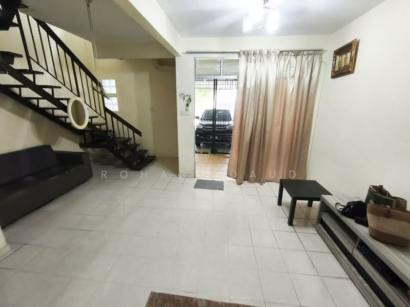 Rumah Teres 2 Tingkat untuk Dijual di Bukit Sentosa (Rawang) - Rohani Daud - Living Room - PropertyGuru.com.my