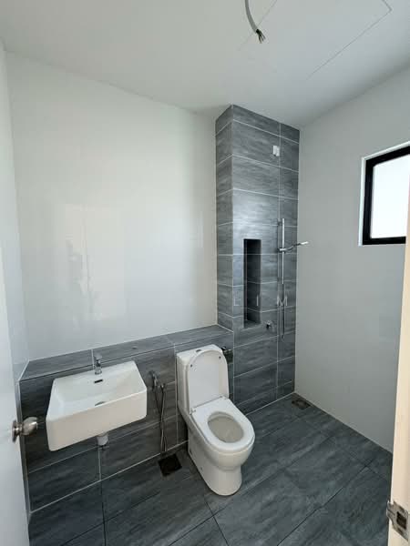 2-storey Terraced House for Sale in Telok Panglima Garang (Selangor) - Jack Lim - Bathroom - PropertyGuru.com.my