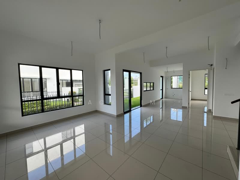 2-storey Terraced House for Sale in Telok Panglima Garang (Selangor) - Jack Lim - Living Room - PropertyGuru.com.my