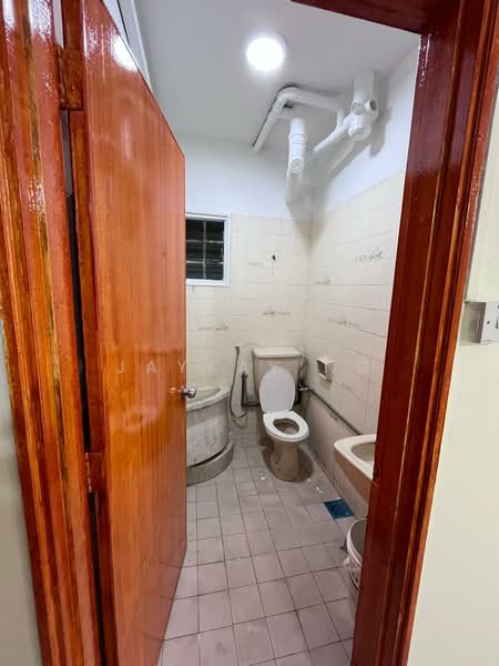 Condominium for Rent at Palm Court Condominium - Jaykay Ng - Bathroom - PropertyGuru.com.my