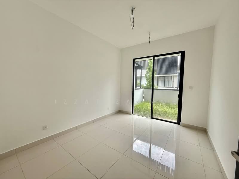 Terraced House for Sale in Kota Kemuning (Shah Alam) - Izzat Zamros - PropertyGuru.com.my
