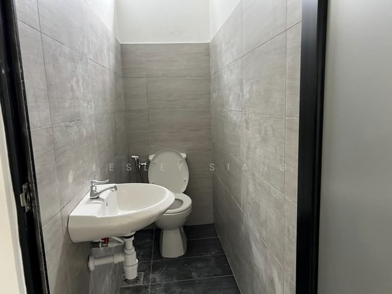 Factory for Sale in Johor Bahru (Johor) - Lesley Siang - Bathroom - PropertyGuru.com.my