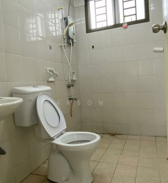 Service Residence for Sale at Nusa Perdana Apartment - Carson . - Bathroom - PropertyGuru.com.my