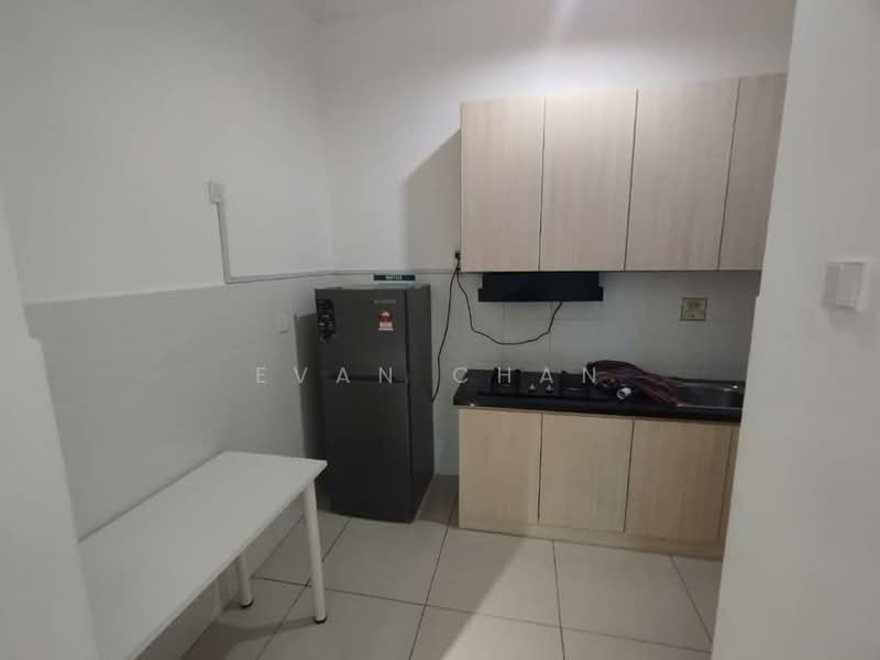 Kediaman Servis untuk Dijual di Pacific Star (Service Residence) - Evan Chan - Kitchen - PropertyGuru.com.my