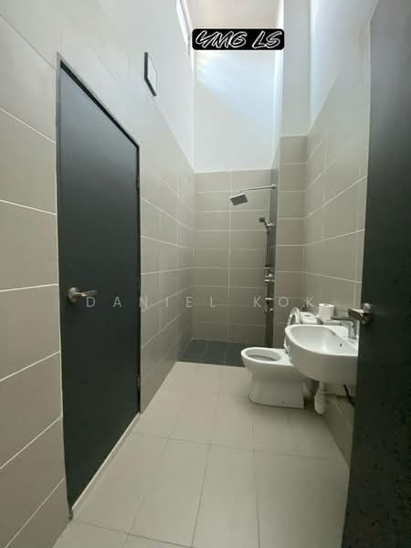 Semi-Detached House for Sale in Bandar Bestari (Klang) - Daniel Kok - Bathroom - PropertyGuru.com.my