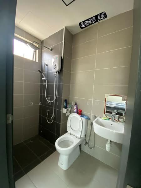 Semi-Detached House for Sale in Bandar Bestari (Klang) - Daniel Kok - Bathroom - PropertyGuru.com.my