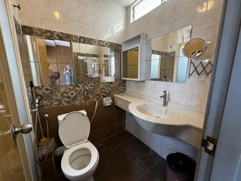 2.5-storey Terraced House for Sale in Batu Caves (Selangor) - Masnizah Arifin - Bathroom - PropertyGuru.com.my