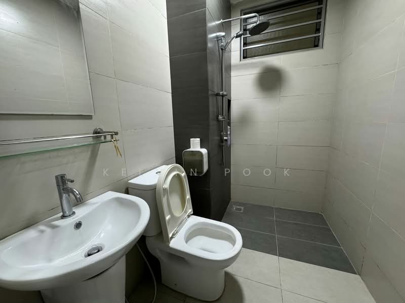 Service Residence for Sale at Cybersquare - Kelvin Pook - Bathroom - PropertyGuru.com.my
