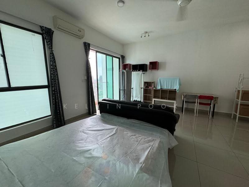 Service Residence for Sale at Cybersquare - Kelvin Pook - Bedroom - PropertyGuru.com.my