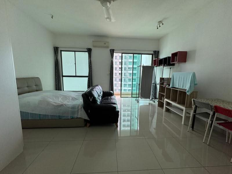 Service Residence for Sale at Cybersquare - Kelvin Pook - Bedroom - PropertyGuru.com.my
