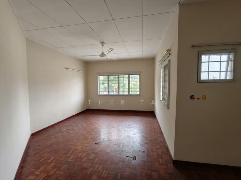 2-storey Terraced House for Rent in Bandar Utama 10 (Bandar Utama) - Esther Tan - Living Room - PropertyGuru.com.my