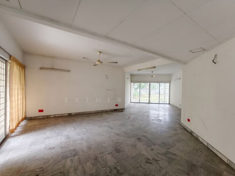 2-storey Terraced House for Rent in Bandar Utama 10 (Bandar Utama) - Esther Tan - Living Room - PropertyGuru.com.my