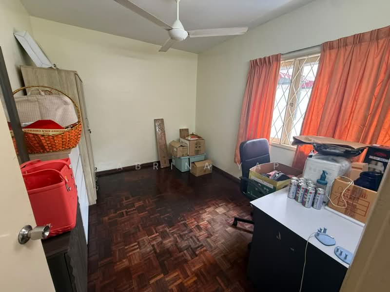 Rumah Flat untuk Dijual di Kinrara Court - Sabrina Yap - Study - PropertyGuru.com.my