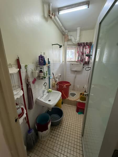 Rumah Flat untuk Dijual di Kinrara Court - Sabrina Yap - Bathroom - PropertyGuru.com.my