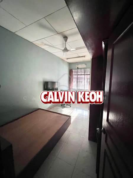 2-storey Terraced House for Sale in Taman Iping (Batu Maung) - Calvin Keoh - Bedroom - PropertyGuru.com.my