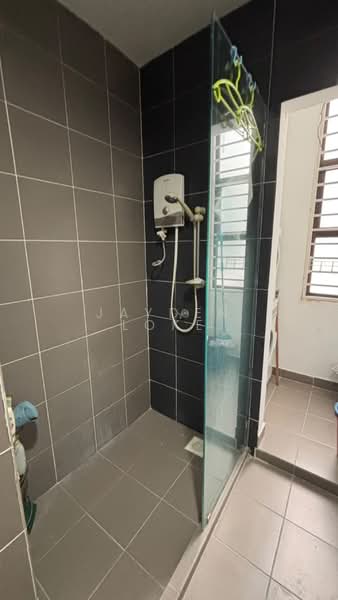 Service Residence for Rent at Hedgeford 10 Residences - Jayden Loke - Bathroom - PropertyGuru.com.my
