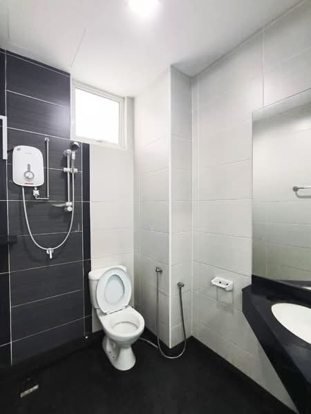 Kondominium untuk Disewa di The Oasis - Jerry Tan - Bathroom - PropertyGuru.com.my