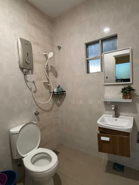 Semi-Detached House for Sale in Bandar Country Homes (Rawang) - Bella Leong - Bathroom - PropertyGuru.com.my