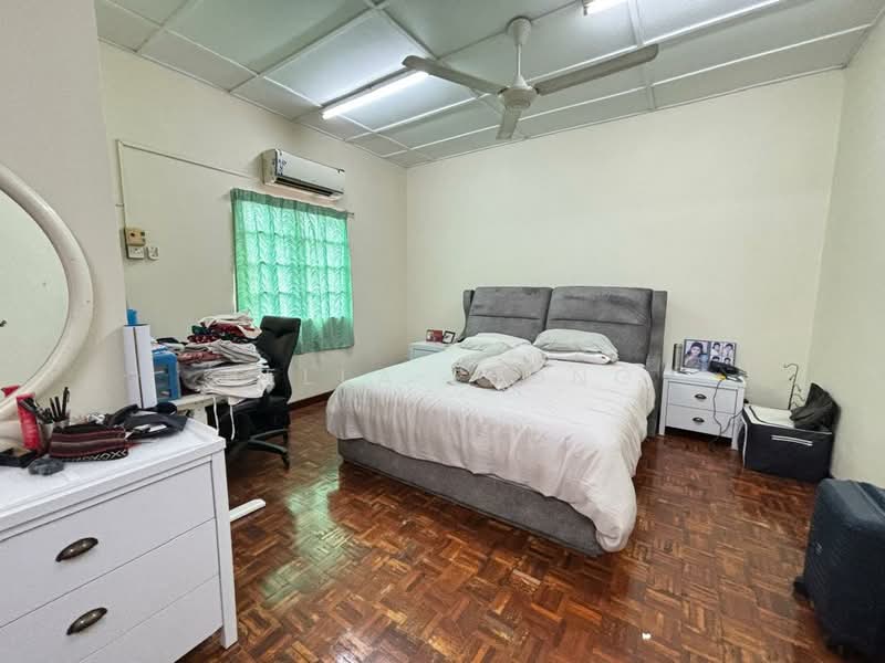 Semi-Detached House for Sale in Bandar Country Homes (Rawang) - Bella Leong - Bedroom - PropertyGuru.com.my