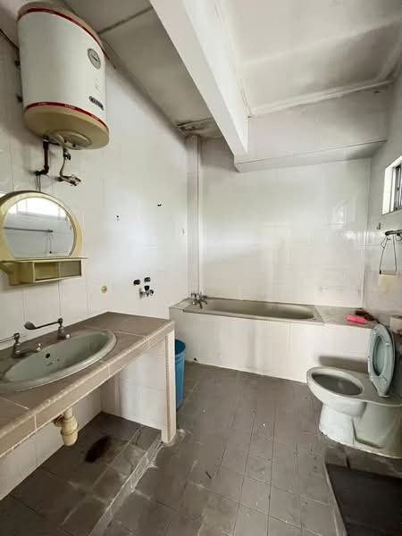 2-storey Terraced House for Sale in Taman Minang (Cheras) - Penny Loh - Bathroom - PropertyGuru.com.my