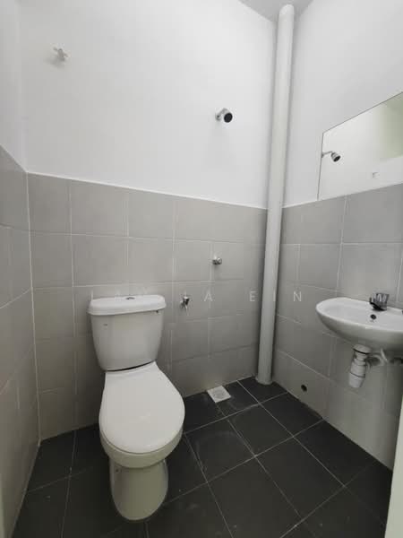 3-storey Terraced House for Rent in Rawang (Selangor) - Lau Ia Ein - Bathroom - PropertyGuru.com.my