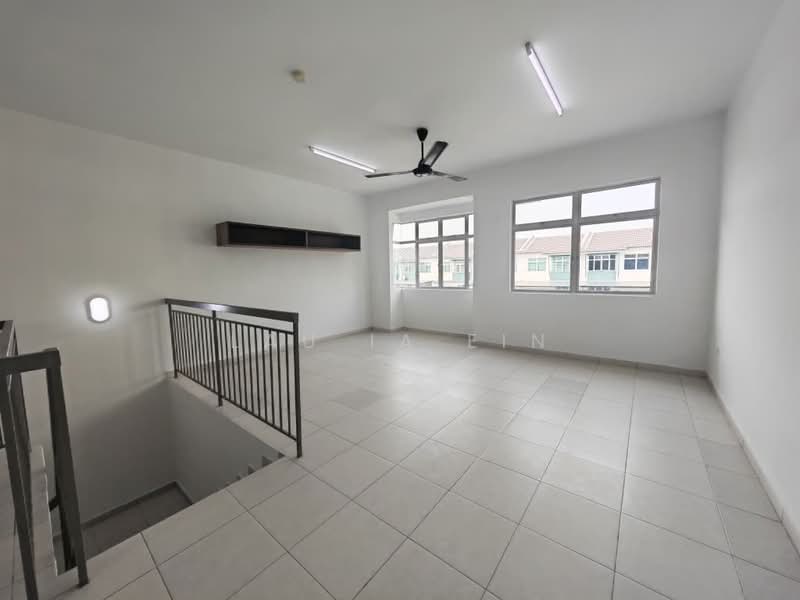 3-storey Terraced House for Rent in Rawang (Selangor) - Lau Ia Ein - Interior - PropertyGuru.com.my