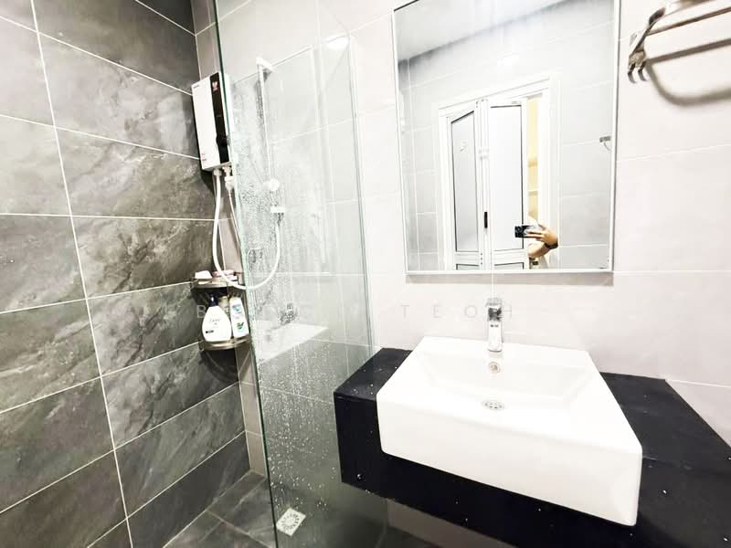 Kondominium untuk Disewa di Lucerne Residences - Bosco Teoh - Bathroom - PropertyGuru.com.my