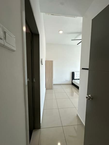 Service Residence for Rent at B11 Parkland Residence - Alvin Lee - Corridor - PropertyGuru.com.my