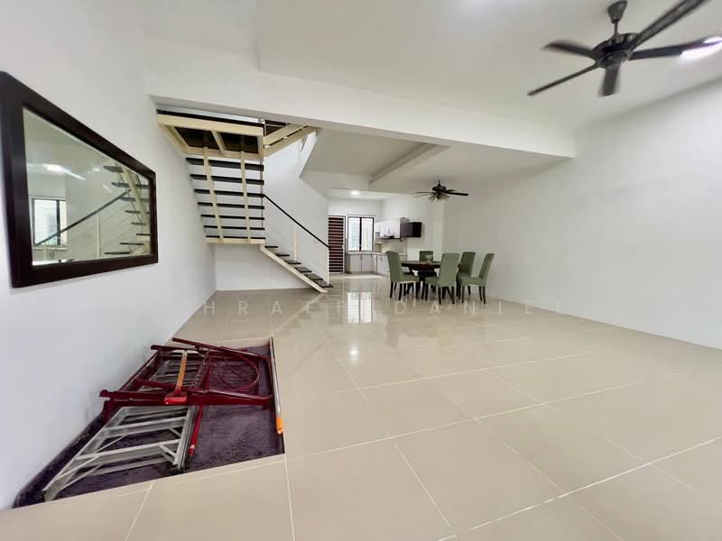Rumah Teres untuk Dijual di Shah Alam (Selangor) - Ashraff Daniel - Living Room - PropertyGuru.com.my