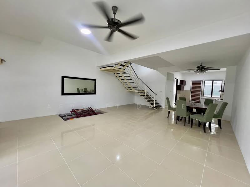 Rumah Teres untuk Dijual di Shah Alam (Selangor) - Ashraff Daniel - Living Room - PropertyGuru.com.my