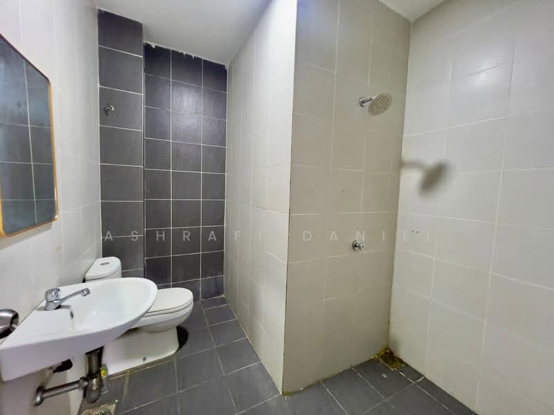 Rumah Teres untuk Dijual di Shah Alam (Selangor) - Ashraff Daniel - Bathroom - PropertyGuru.com.my