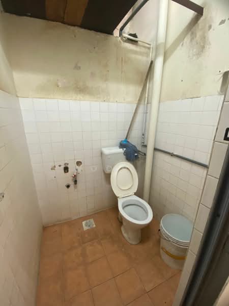 Flat for Sale at Taman Malinja - Woon . - Bathroom - PropertyGuru.com.my