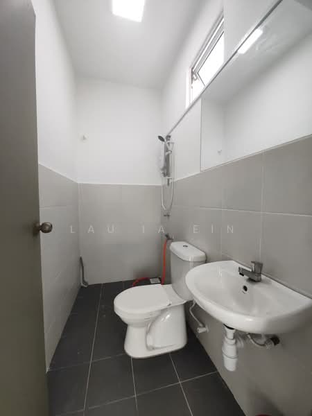 3-storey Terraced House for Rent in Rawang (Selangor) - Lau Ia Ein - Bathroom - PropertyGuru.com.my