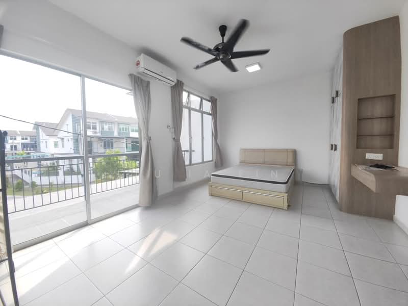 3-storey Terraced House for Rent in Rawang (Selangor) - Lau Ia Ein - Bedroom - PropertyGuru.com.my