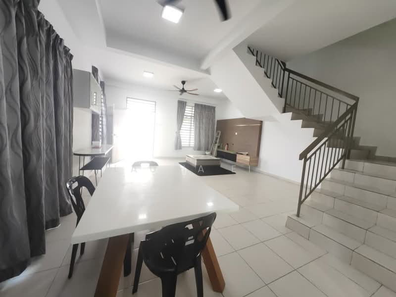 3-storey Terraced House for Rent in Rawang (Selangor) - Lau Ia Ein - Living Room - PropertyGuru.com.my