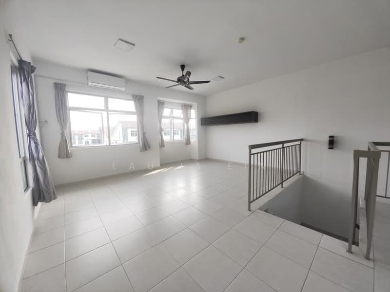 3-storey Terraced House for Rent in Rawang (Selangor) - Lau Ia Ein - Living Room - PropertyGuru.com.my