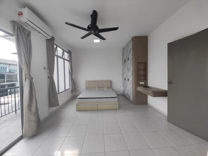 3-storey Terraced House for Rent in Rawang (Selangor) - Lau Ia Ein - Bedroom - PropertyGuru.com.my