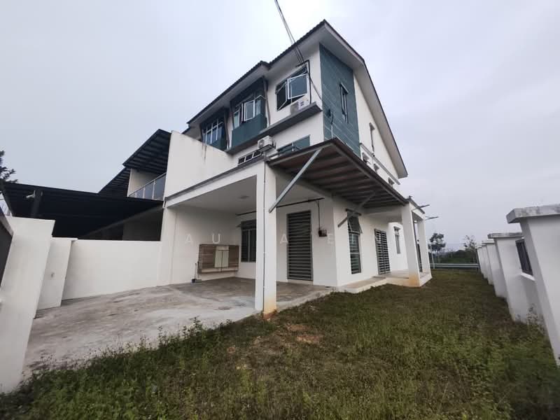 3-storey Terraced House for Rent in Rawang (Selangor) - Lau Ia Ein - Exterior - PropertyGuru.com.my